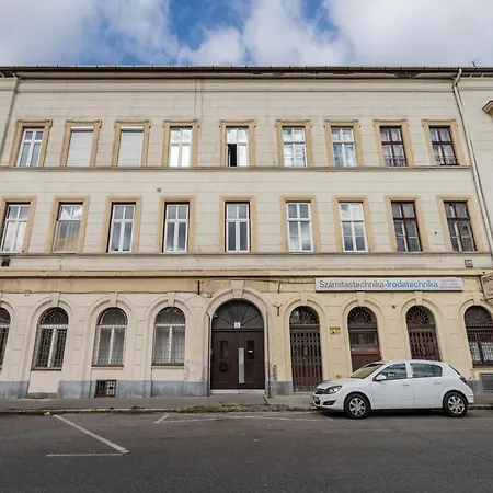 Wanderlust Hideaway *